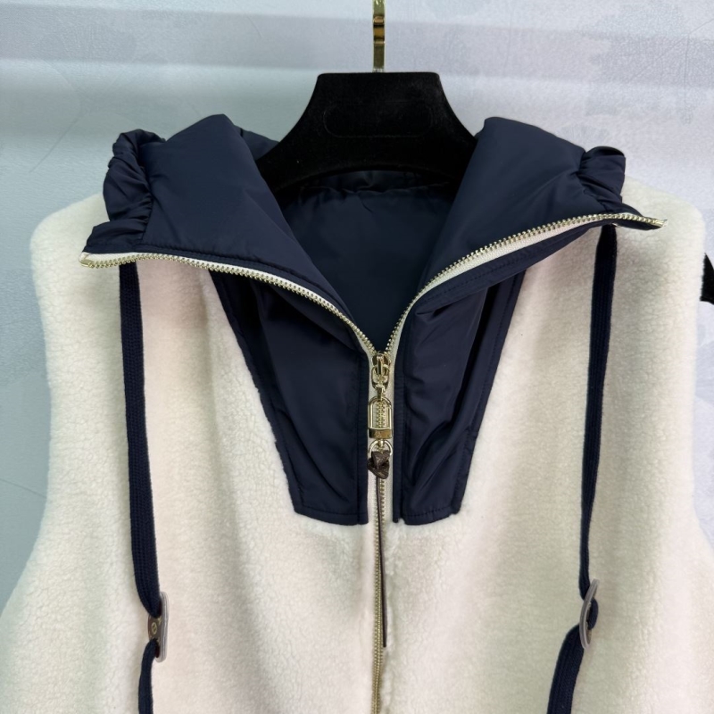 l0vis Vvtt0n outwear